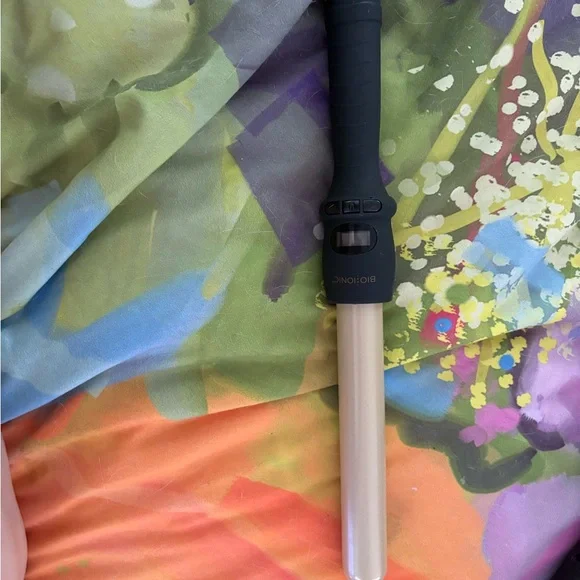 Black and Silver Hair Tool